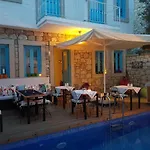 호텔 Mavi Ruezgar Alacati (adults Only) 4*